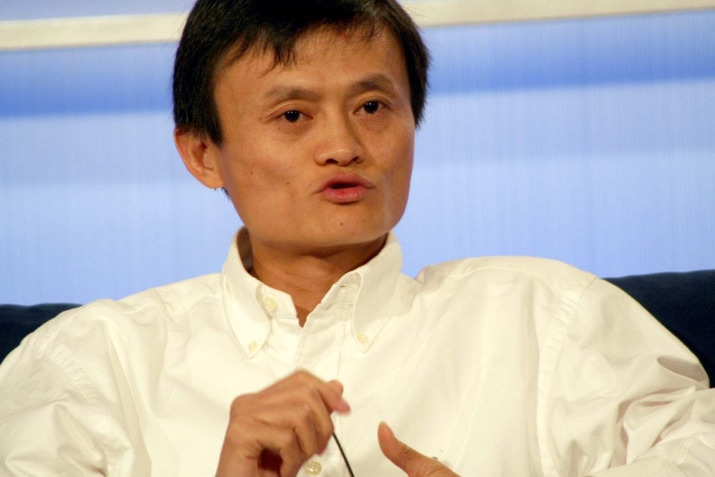 Son เป็นผู้ที่เชื่อในตัว Jack Ma มาตั้งแต่เริ่มลงทุนครั้งแรก