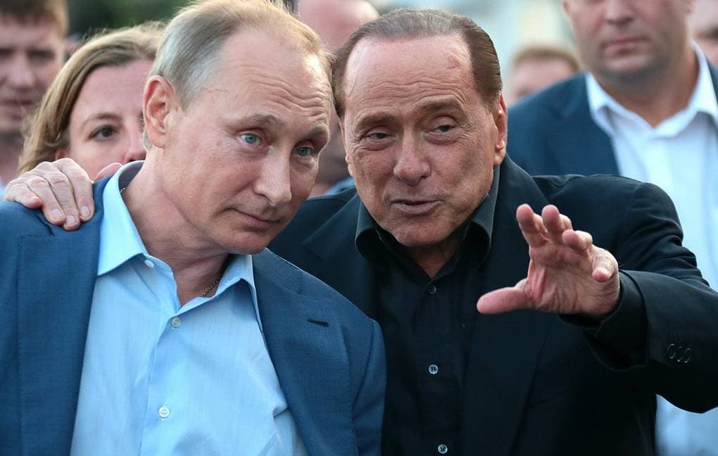 Putin ที่เป็นเพื่อนซี้กับ Berlusconi (CR:Tass)