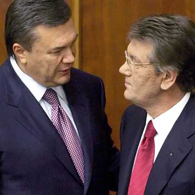 Viktor Yanukovych (ซ้าย) ฝ่ายโปรรัสเซีย vs Viktor Yushchenko (ขวา) ฝ่ายโปรตะวันตก (CR:Spiegel)