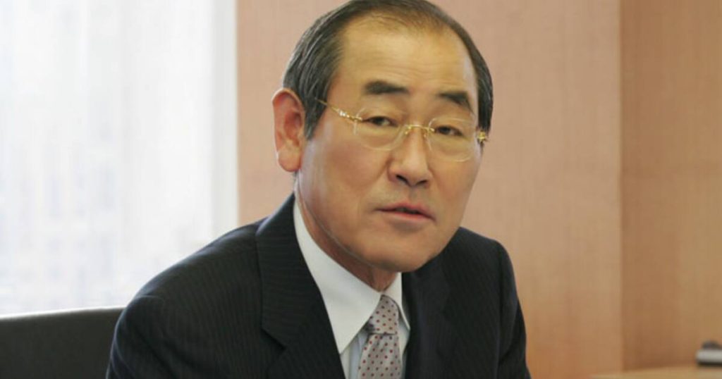Jong Yong Yun บุตรบุญธรรมของ Kun Hee Lee อดีตประธานกรรมการระดับตำนานของ Samsung Group ได้ใช้เวลาห้าปีในญี่ปุ่น (CR:Emaze)