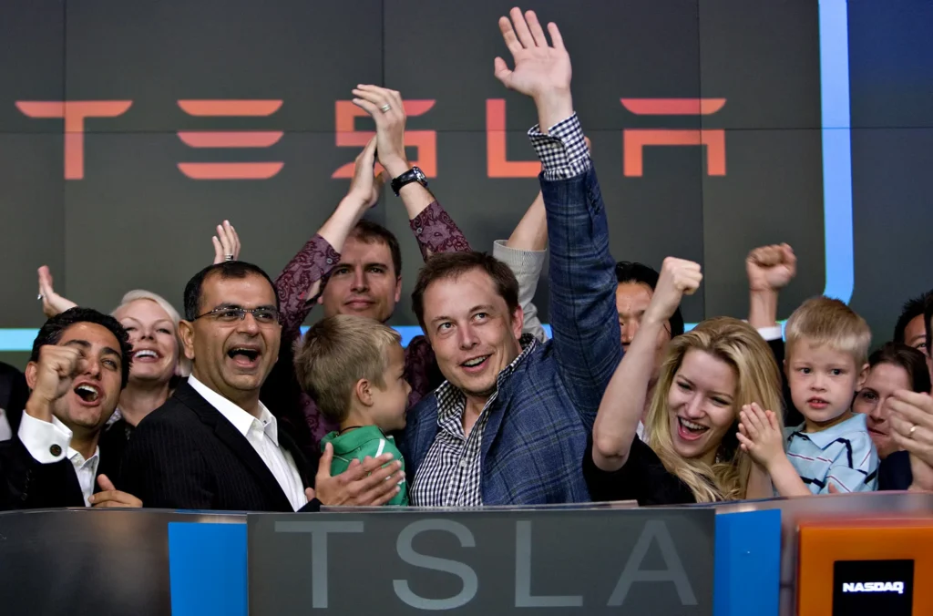 Tesla ได้เปิดขายหุ้นให้แก่สาธารณชนในวันที่ 29 มิถุนายนปี 2010 (CR:Bloomberg)